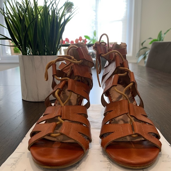Restricted Tan PU Gilley Tie Wedge Sandal Sz 8.5 - Picture 3 of 8